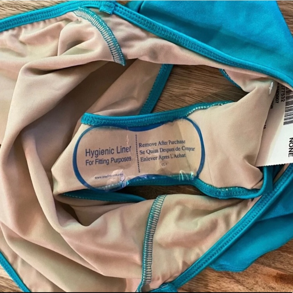 American Apparel Razorback Swimsuit - Picture 4 of 5